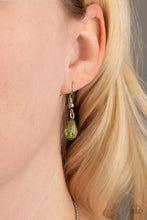 Load image into Gallery viewer, Crystal Couture - Green