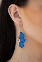 Load image into Gallery viewer, Seaside Stunner - Blue
