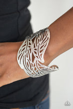 Load image into Gallery viewer, Leafy Lei - Silver
